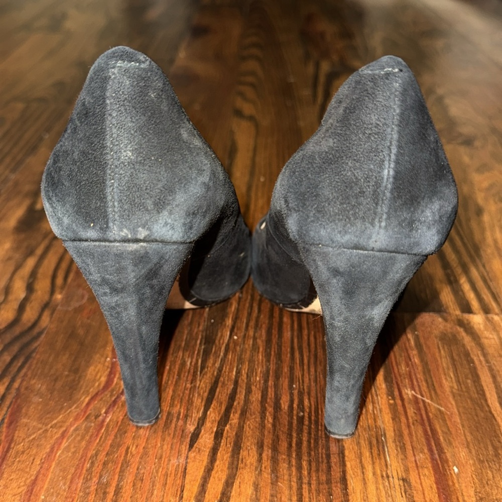 Michael Kors Black Suede 4” Heels Size 6.5 - Picture 6 of 6